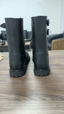 秋 男性 黒い牛皮 革靴 ゴム 靴下 高さ 約 3cm
